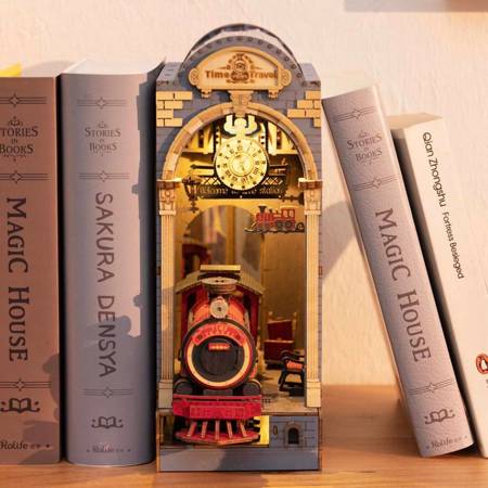 ROBOTIME Składany Drewniany Model 3D LED - Book Nook Podróż w czasie