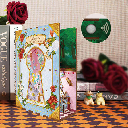 Tonecheer Składany Drewniany Model 3D LED - Book Nook Alice in Wonderland