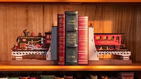ROBOTIME Składany Drewniany Model 3D LED - Book Nook Pociąg Stulecia