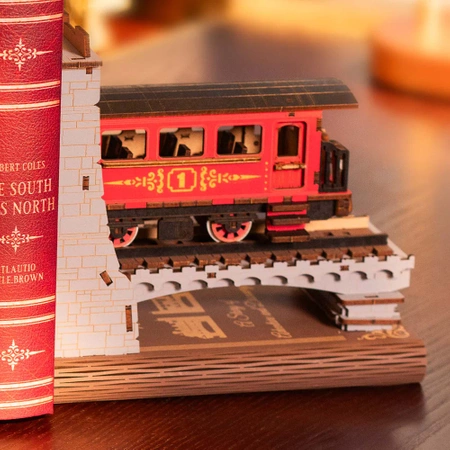 ROBOTIME Składany Drewniany Model 3D LED - Book Nook Pociąg Stulecia