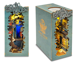 ROBOTIME Składany Drewniany Model 3D LED - Book Nook Magiczny Dom