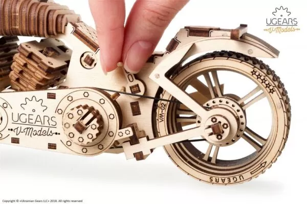 UGEARS Składany Drewniany Model Mechaniczny 3D - Motocykl VM-02